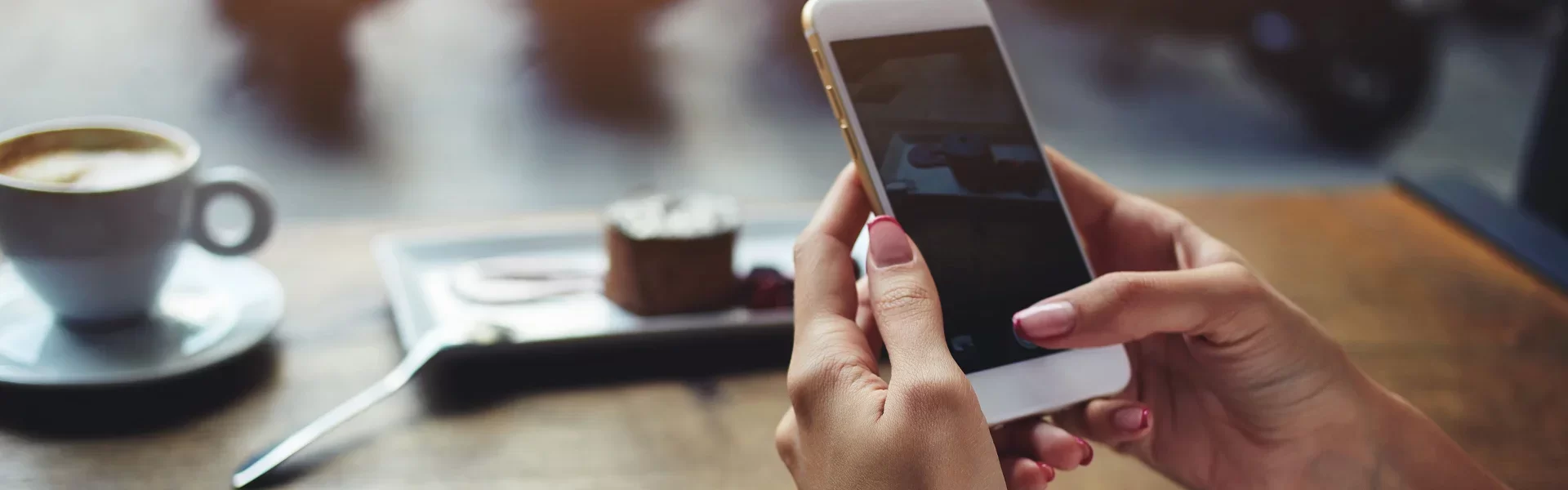 929-contact_header.webp 929-contact_header.webp